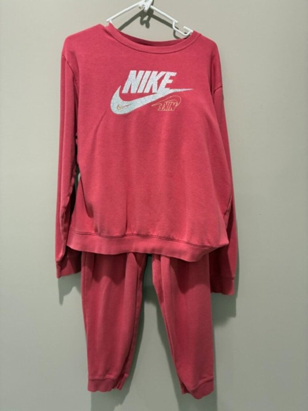 💗 Nike Coral Swoosh Logo Sweatshirt & Jogger Matching Sweatsuit Set Size Large